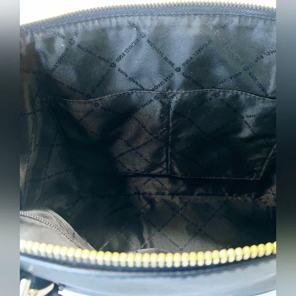 Michael Kors Charlotte M/L Leather Top Zip Tote - Picture 5 of 13